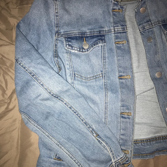 Universal Thread Light Wash Jean Jacket - Picture 2 of 6